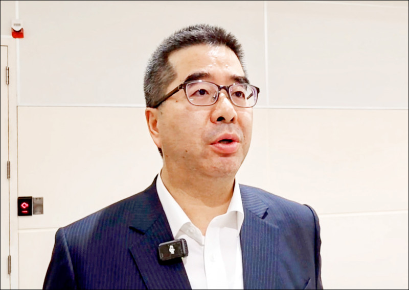 2023年10月與韓螢煥合捧現金》蕭旭岑：台商怕賴政府查水表 不願入帳