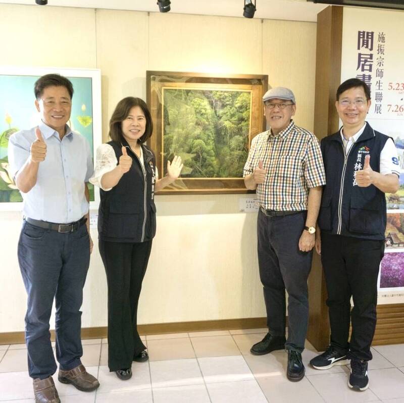 台中萬和宮閒居畫會聯展 師生展現習畫情誼