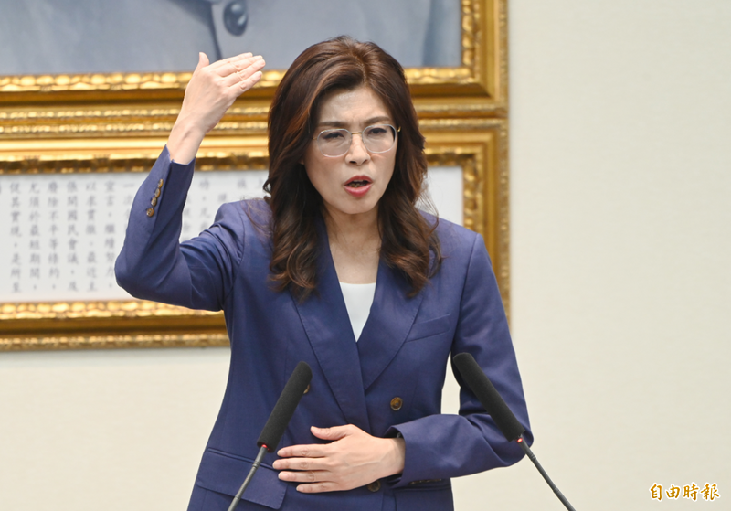 鄭麗文訪美要求見川普 吳崑玉狠酸：連川伯都見不到還想見川普！