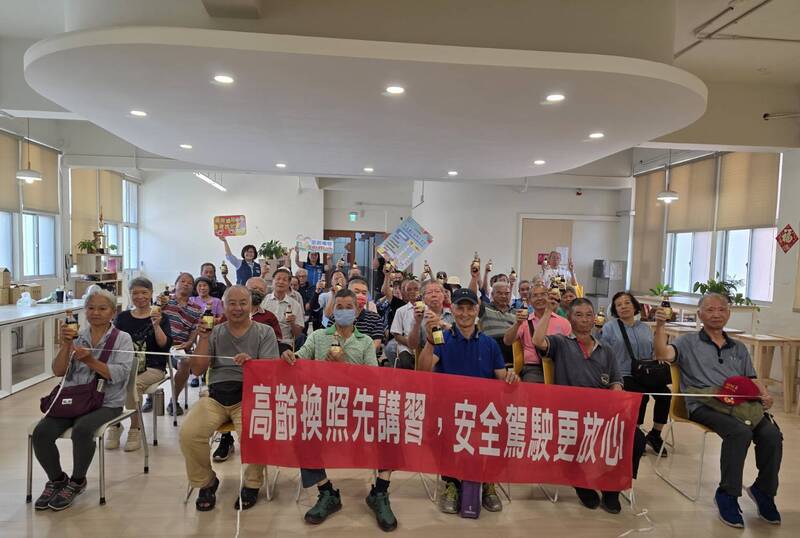新竹區監所到北埔  提供高齡駕駛一站式換照