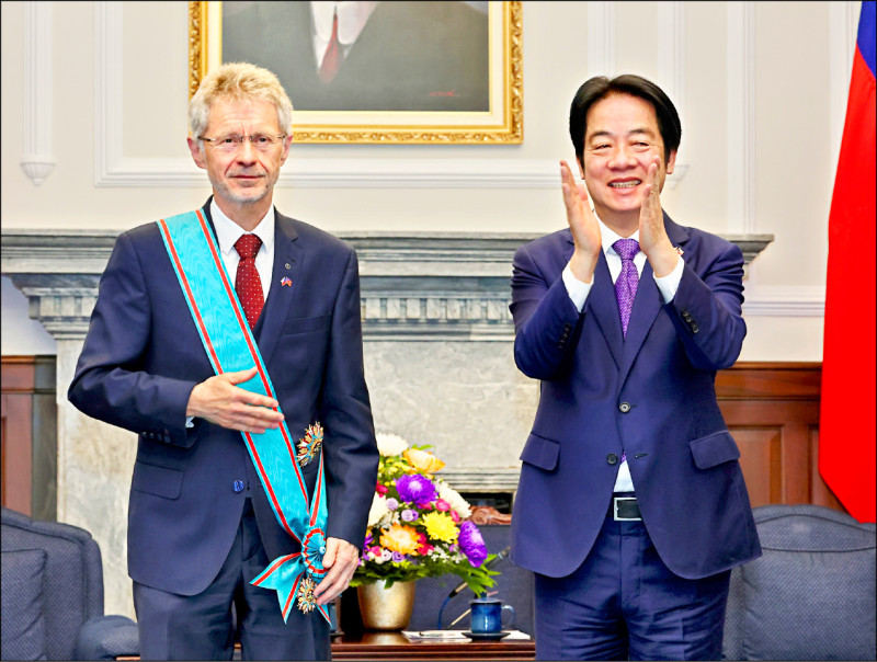 賴贈勳捷克議長韋德齊 感謝力挺台灣