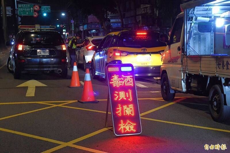 國外吸毒返台驗出毒品反應會被吊照 學者：不影響民眾出國意願