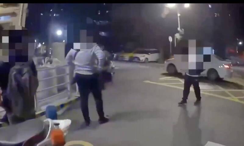 環保稽查員取締違規丟垃圾爆肢體衝突 老翁與稽查員互提告
