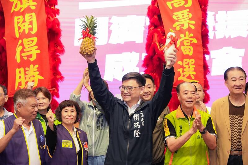 賴瑞隆強調將打造高雄為「科技經濟之都」。(記者葛祐豪翻攝)