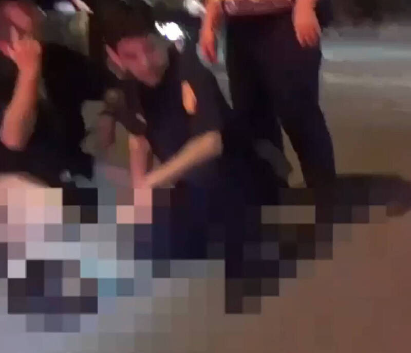 嘉義男撞6部汽機車逃逸 自行上警局求助掉毒品咖啡包露餡