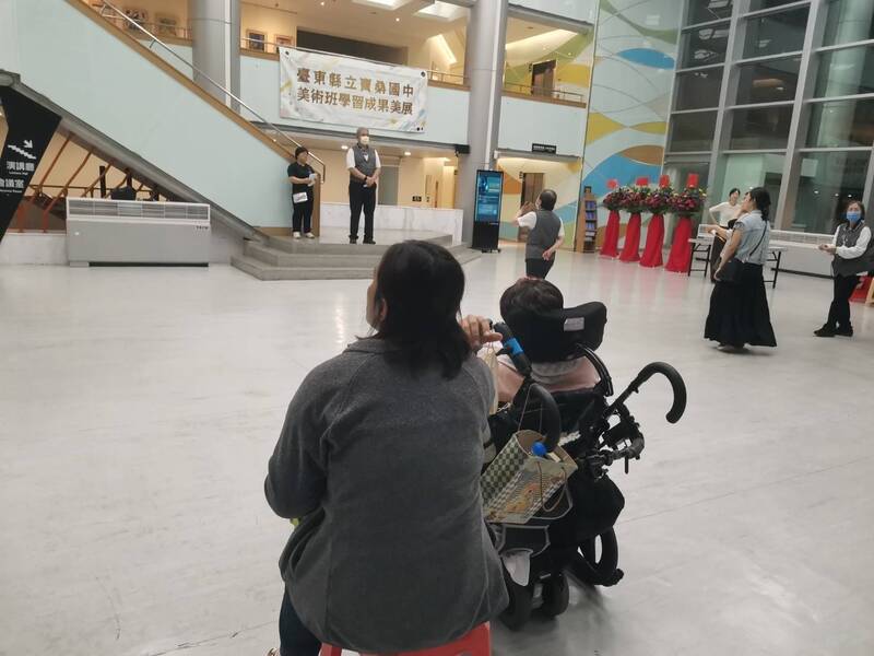 台東藝文中心電梯損壞 身障人士在開演後只能困大廳