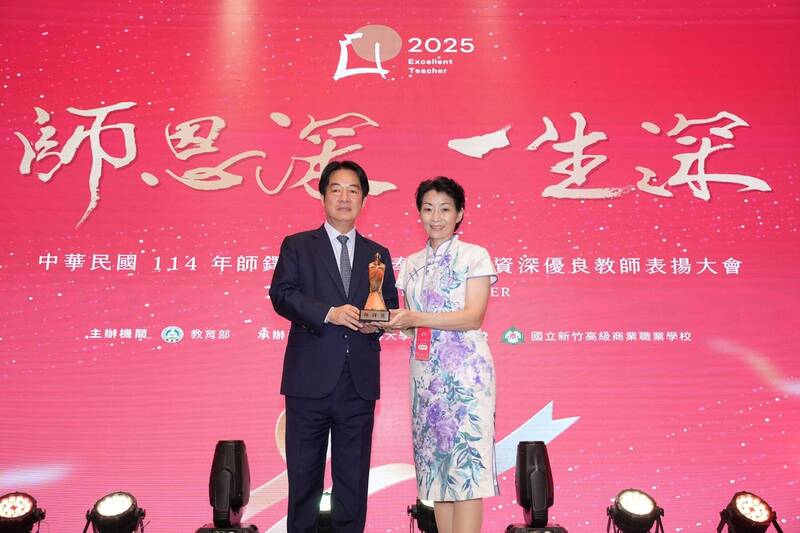 從空服員變教師獲選典範人物 倪同娟引導孩子走進學習、建立自信