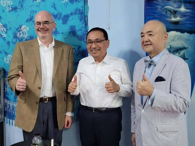 谷立言、片山和之、侯友宜同遊平溪貢寮 AIT曝光3人同框照