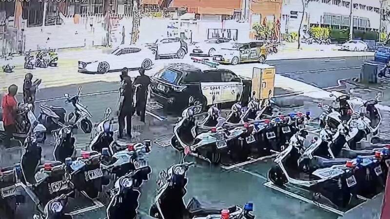 高雄2歲童突然熱痙攣父警所求救  警鳴笛開道協助送醫