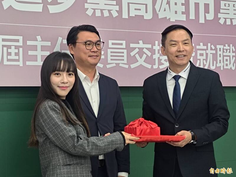 民進黨最大地方黨部最年輕主委上任 黃捷:全力輔選賴瑞隆