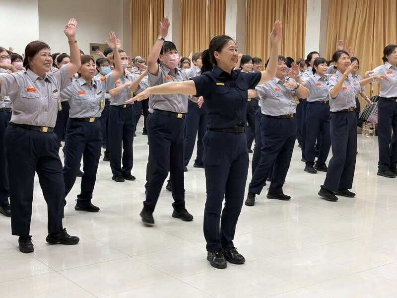 高雄義警苦練護童神功 保衛婦幼校園安全