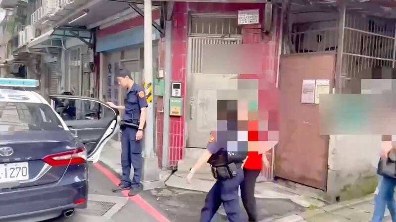 「最危險的地方就是最安全的地方」 囂張男警分局旁開麻將館