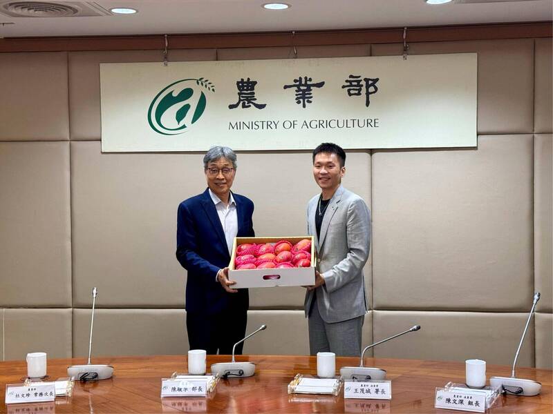 李洋為亞運拜會 農業部保證台灣選手吃國產農產品吃到飽