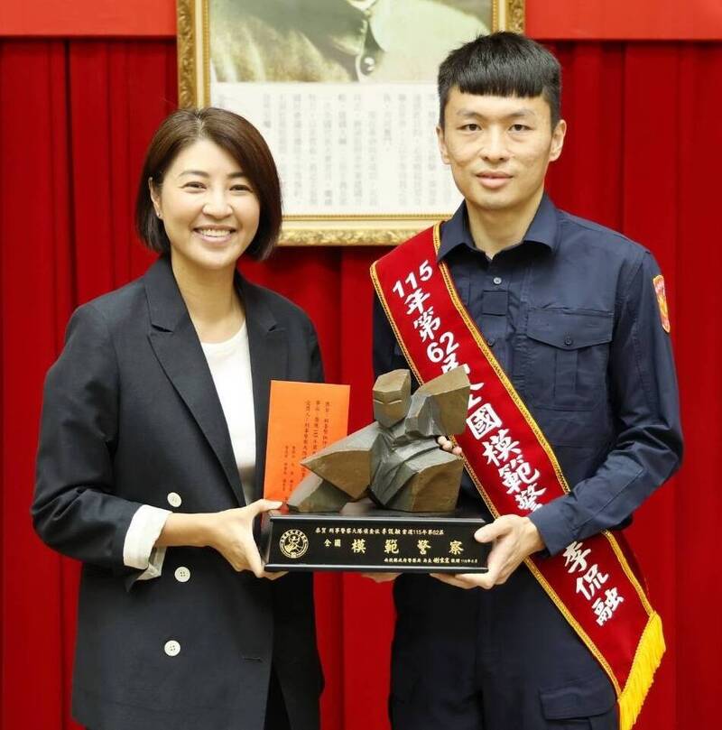 屢破重大刑案 南投28歲科偵菁英李侃融榮獲全國模範警察