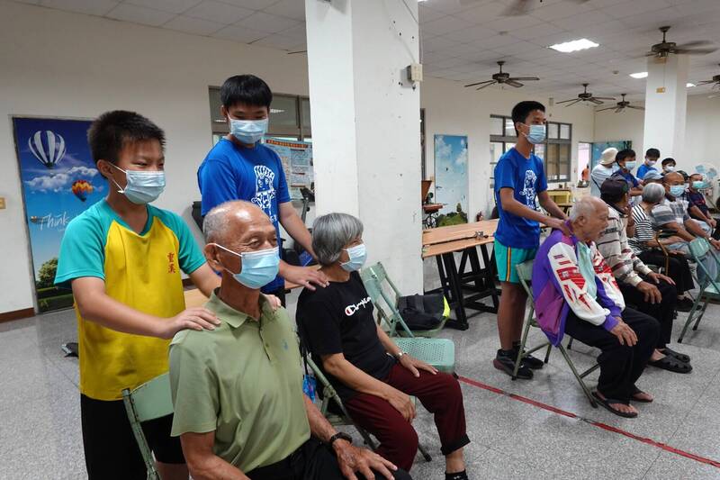 台南重溪國小畢業巡禮有意思 認識家鄉、學習利他