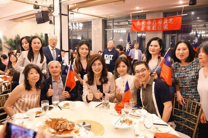 鄭麗文稱藍營要證明和平道路 黃暐瀚質疑「代價」：是否失去民主自由
