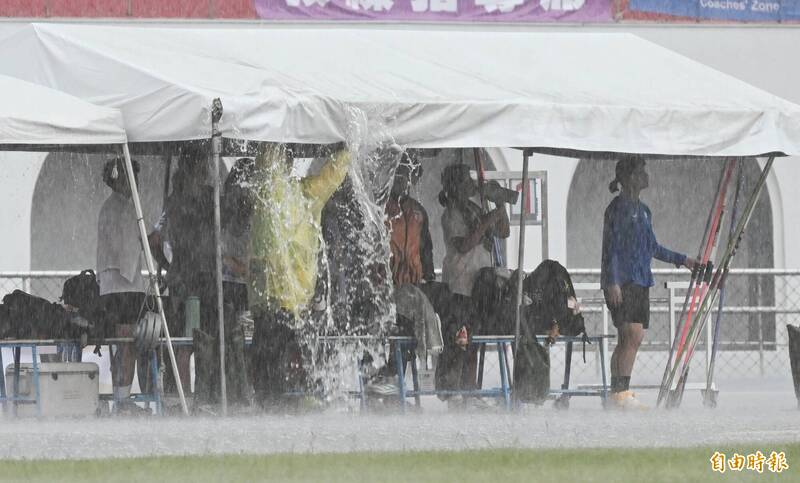 午後對流發展旺盛北北基率先開炸！ 氣象署急發大雷雨訊息