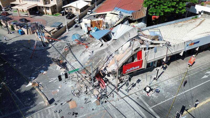 菲律賓7.8強震釀19死12失蹤 南部校舍倒塌