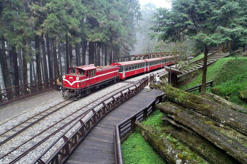 滯留鋒面影響  阿里山林鐵9、10日預警性停駛
