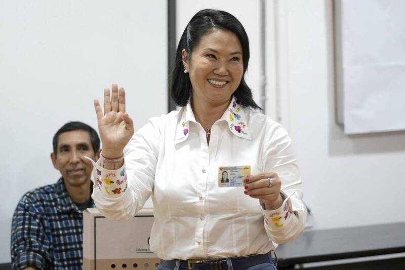 秘魯總統大選出口民調出爐 藤森惠子微幅領先