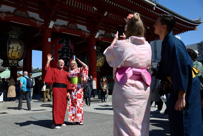 不滿「拿稅金招待外國人」！日本地方政府陸續取消觀光優惠