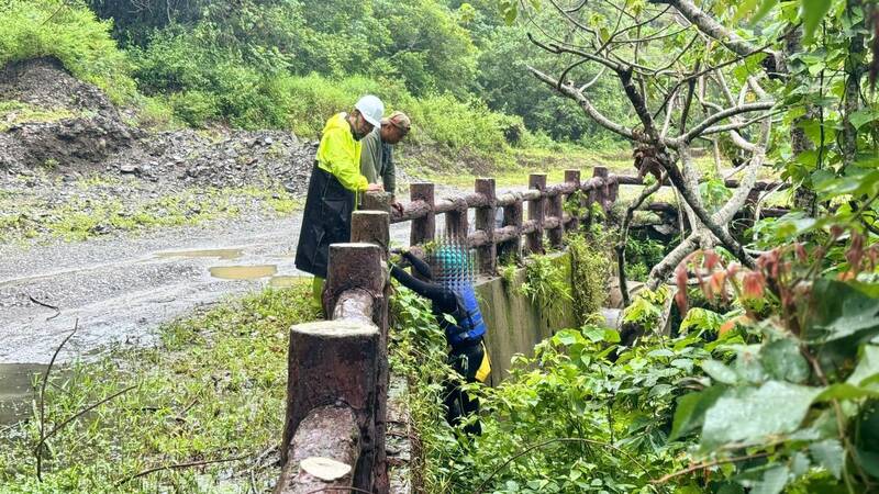豪大雨恐狂炸山區 高雄茂林18名攀岩客被勸離