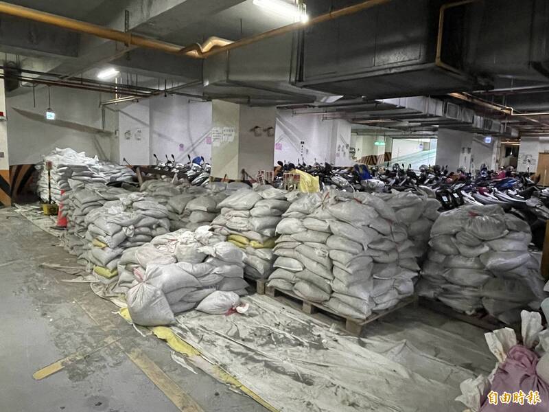 陳其邁提醒大的鋒面還沒有到   準備4萬沙包開放領取
