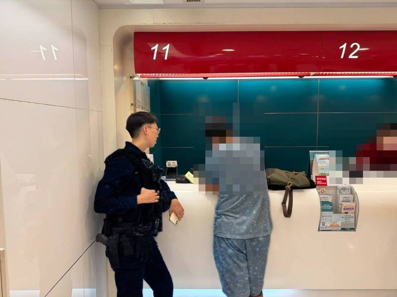 砸224萬現金買「89運兵車」 警方勸退「少年董」