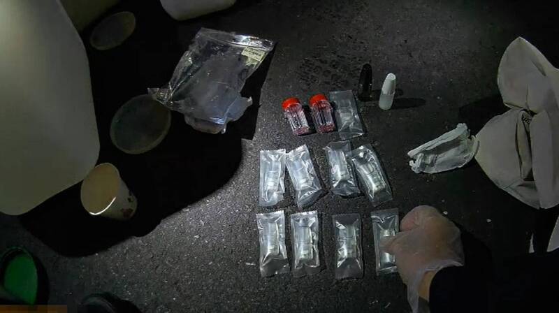 南投有毒虫深夜毒驾自撞竹山分局前电杆，警方盘查起出烟弹头等毒品器具，讯后移送法办。（图由竹山警方提供）
<h4>☆少一份毒品就多一份健康，自由时报提醒您远离毒品☆</h4>