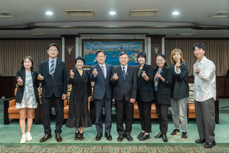 韓國跨黨派國會議員訪高市府  談AI發展與城市合作