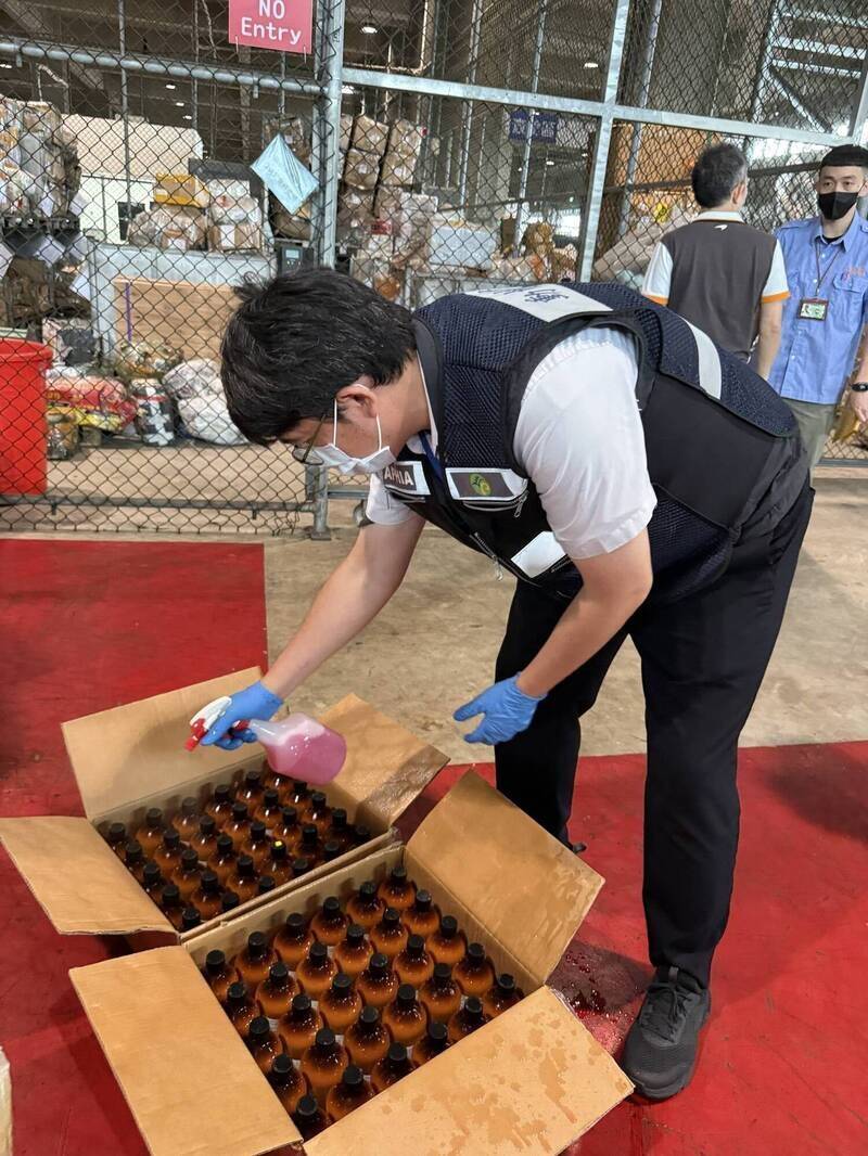 防檢署海關聯防 查獲非法走私禽流感疫苗數量較去年成長5成