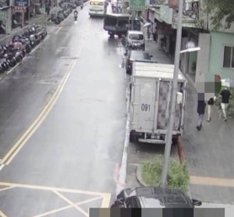 蘆洲怪男尾隨3女 整路問罩杯吃官司