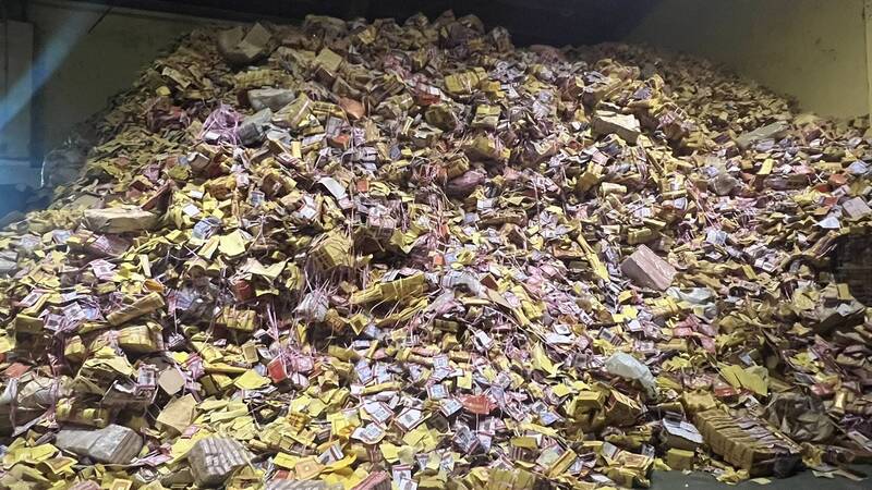 先人遺骸混垃圾棄置、囤紙錢 廖大乙：恐影響城市運勢