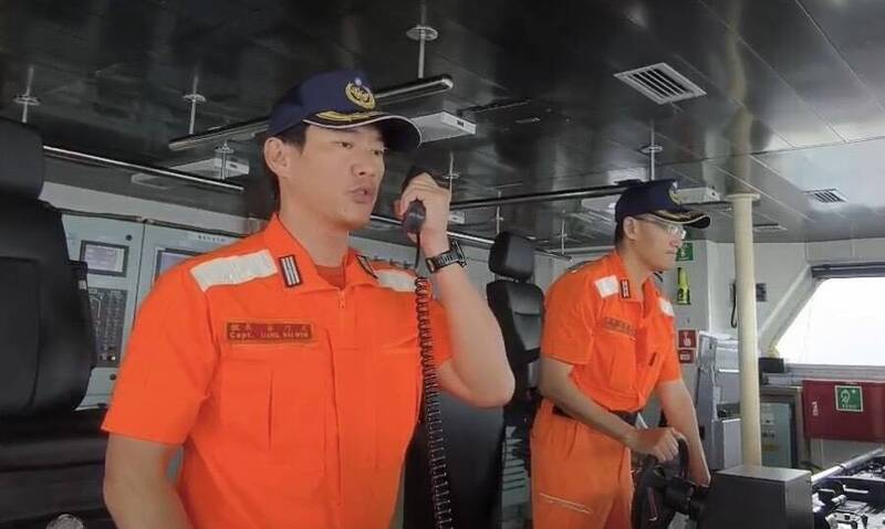 中國海巡假冒管轄權向航經商貨輪廣播 海巡艦艇回應︰不必理會