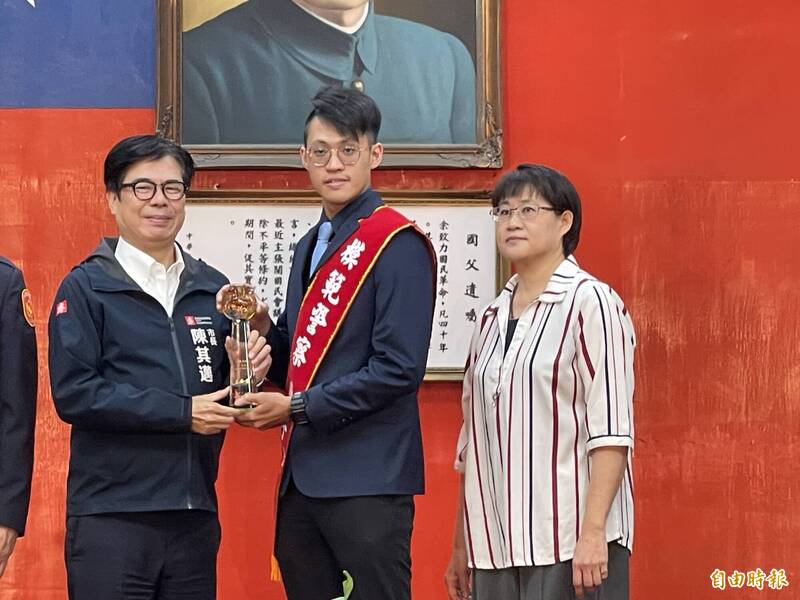 高市慶祝警察節表揚優秀官警 陳其邁:最怕接他的電話