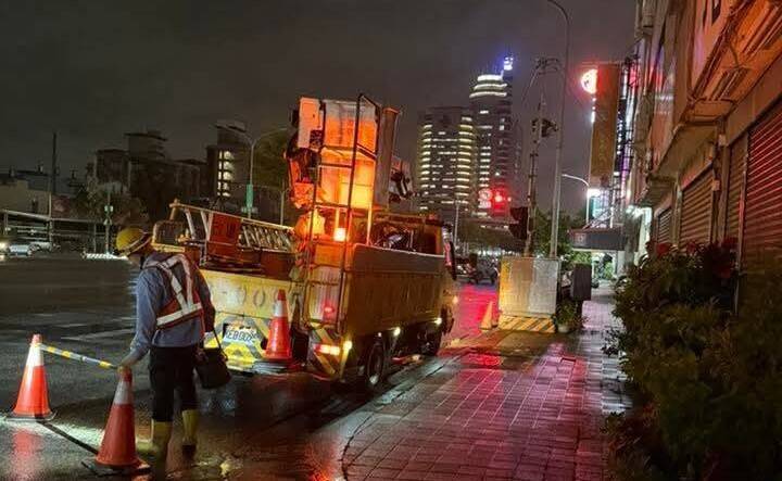 雨炸台中海線 梧棲4里上千戶大規模停電