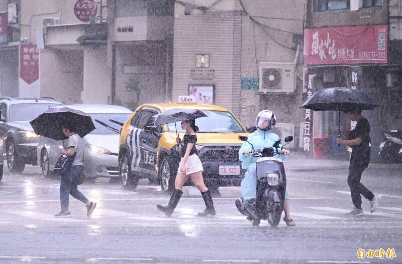 全台有雨！鋒面及西南氣流持續影響 週四趨緩、週五繼續下