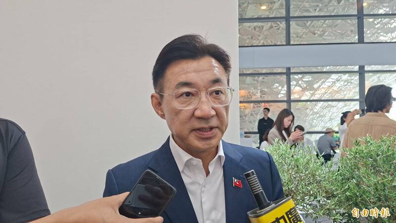 江啟臣拋台中重磅牛肉 祭公車全程免費、AI智慧治理