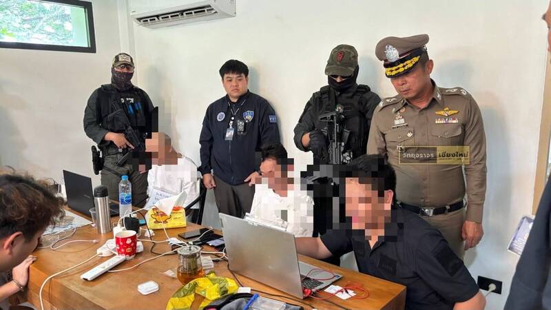 中國人騙中國人！清邁豪宅藏詐騙機房 10嫌遭逮