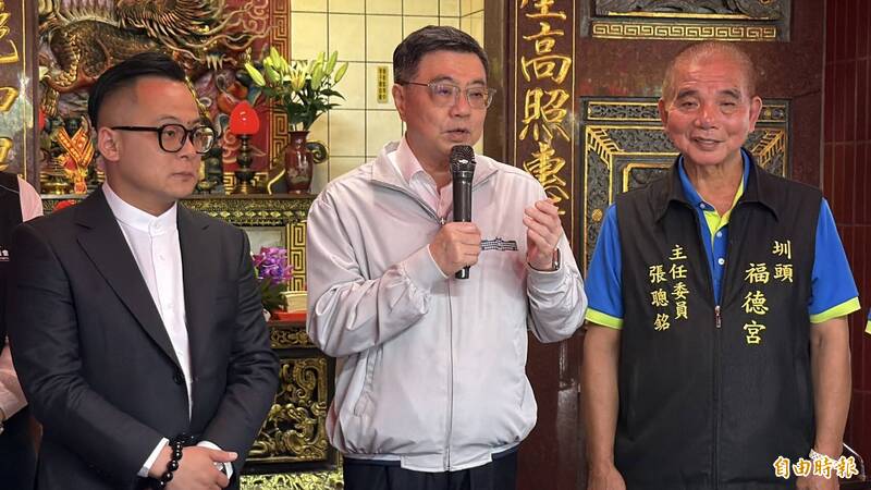 卓榮泰基隆拜廟 稱童子瑋「生托養學」育兒政策有魄力