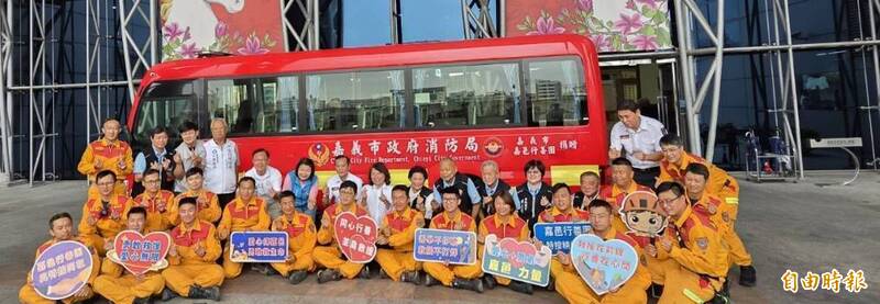 嘉市嘉邑行善團捐贈特搜中巴 提升救災人力機動效率