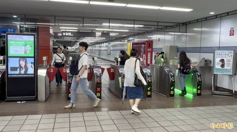 綠燈行、紅燈停！北捷移除紅色門檔 試辦「光」速通行