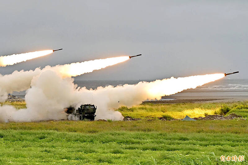 《TAIPEI TIMES》 HIMARS fired off west coast in live
