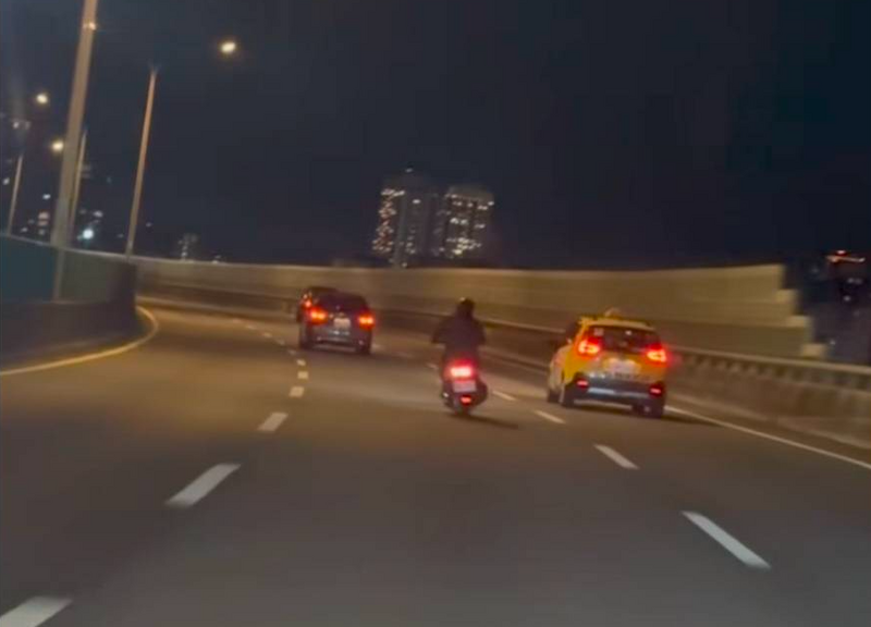扯！機車騎上台74線還蛇行 中警說話了
