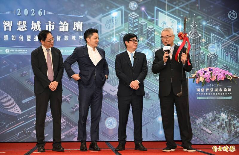 北高桃市長分享智慧城市治理 用數位孿生及AI代理人改善民眾生活