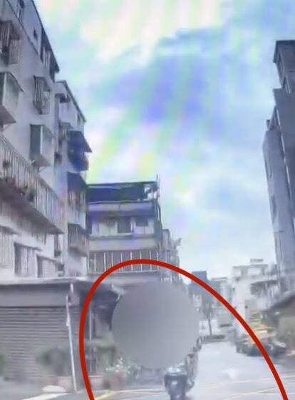 逆向違規露馬腳 機車毒駕男獲「銀手鐲」一副