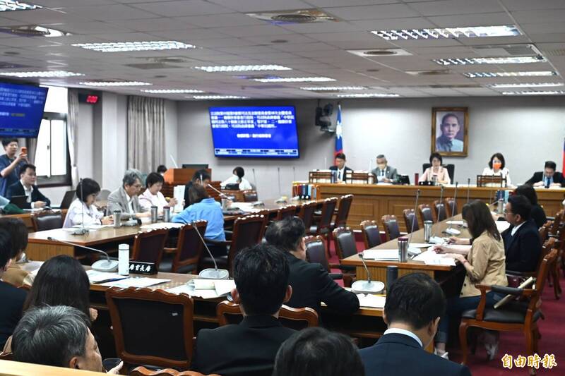 自家人吳宗憲不挺翁曉玲修刑訴法第108條 律師點出2人背景差異