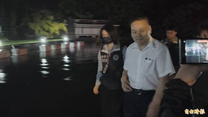 花蓮爆營養午餐弊案!「傅崐萁防火牆」副縣長顏新章深夜地檢署複訊