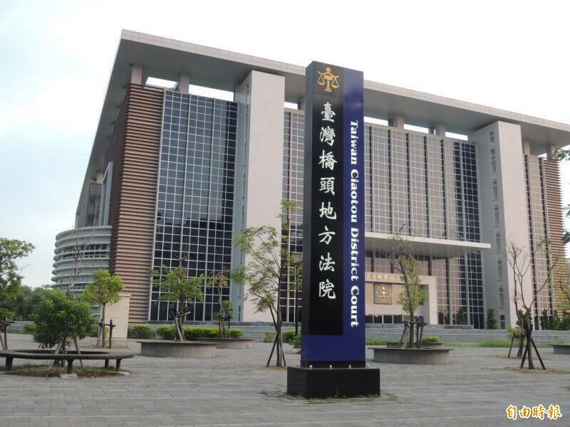 人氣直播主與粉絲高調親暱調情  惹怒正牌老公提告求償反遭KO