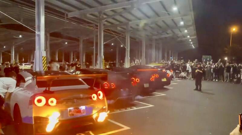 咔嚓!國3南投服務區車速56公里被開罰 網友:車聚熱點就要小心